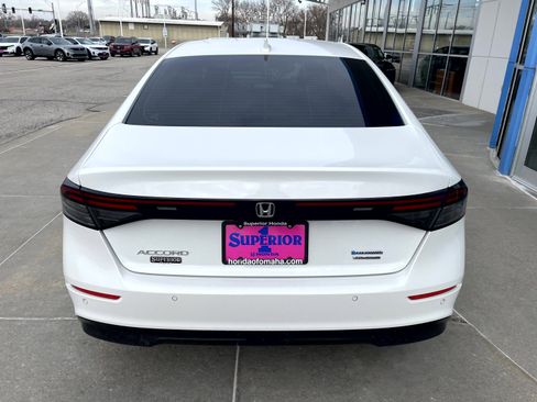 Used 2024 Honda Accord Touring image 3