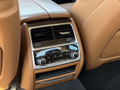 Used 2022 BMW 740i 740i w/ Premium Package image 37