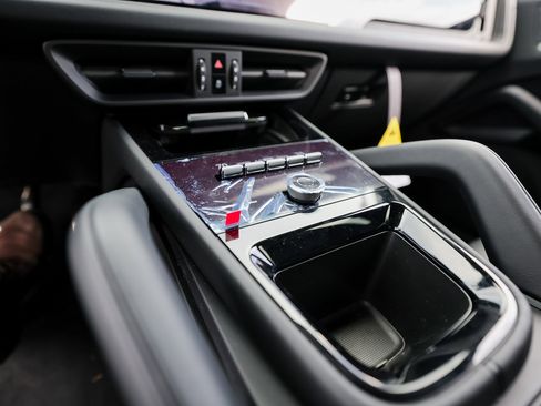 New 2026 Porsche Cayenne GTS image 20