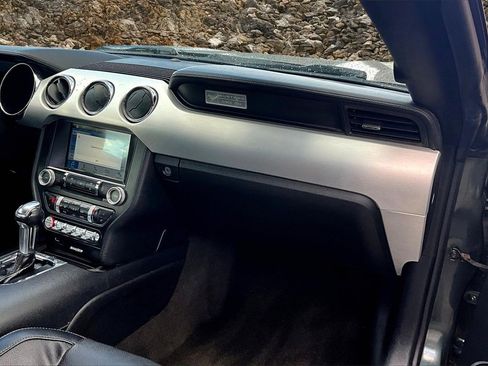 Used 2016 Ford Mustang Premium image 13