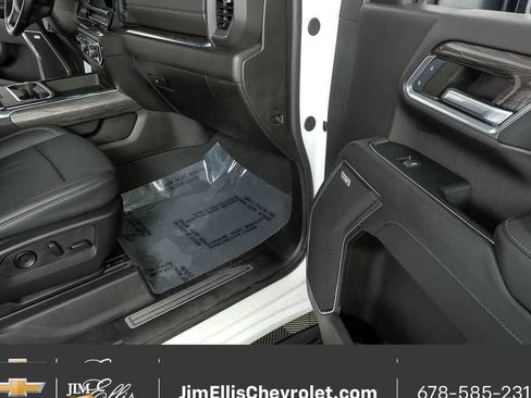 Certified 2024 Chevrolet Silverado 2500 LTZ w/ LTZ Convenience Package image 24