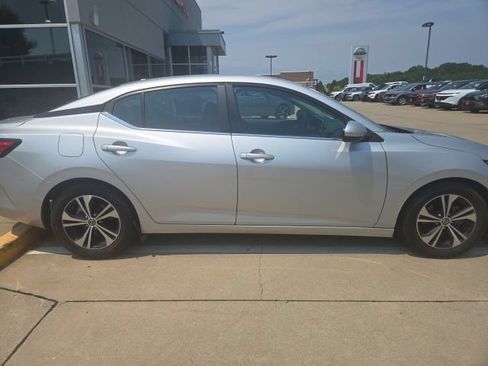 Used 2023 Nissan Sentra SV FWD image 3