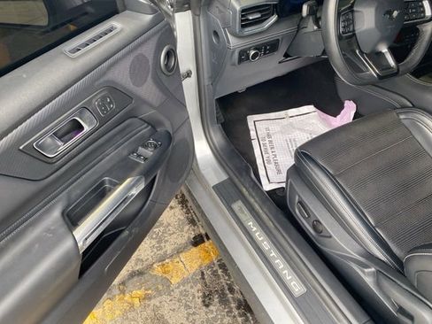 Used 2024 Ford Mustang GT Premium image 7