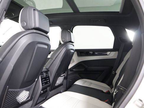 New 2026 Porsche Cayenne E-Hybrid image 10