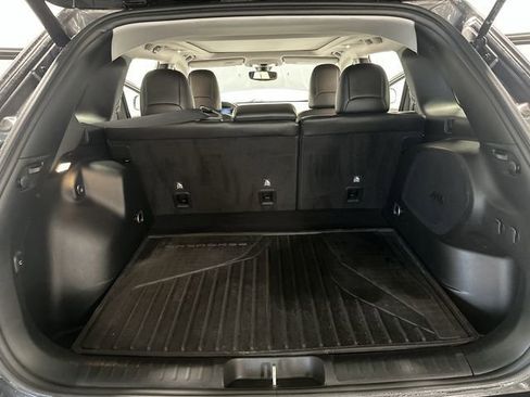 Used 2019 Jeep Cherokee Limited image 26