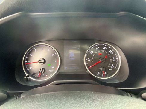 Used 2022 Toyota RAV4 XLE Premium AWD/4WD image 29