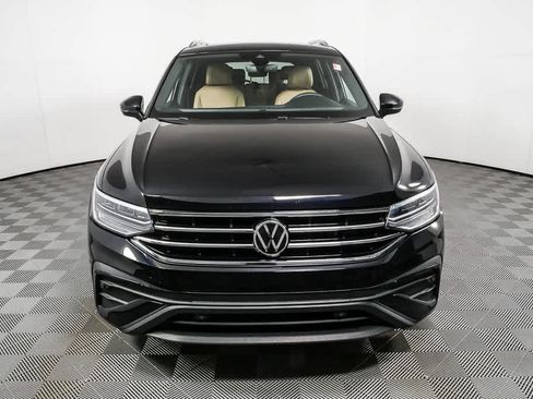 Certified 2023 Volkswagen Tiguan SE w/ Panoramic Sunroof Package image 30
