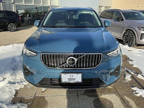 Used 2025 Volvo XC40 B5 Plus AWD/4WD image 12