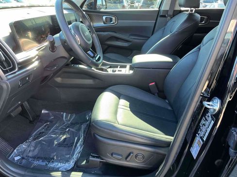 Certified 2025 Kia Sorento S w/ Panoramic Sunroof Package image 16