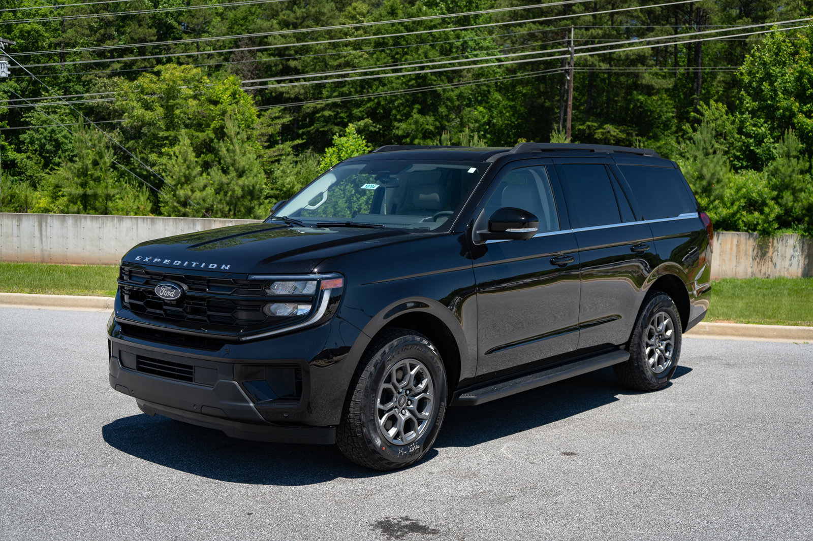 New 2026 Ford Expedition Active AWD/4WD image 3