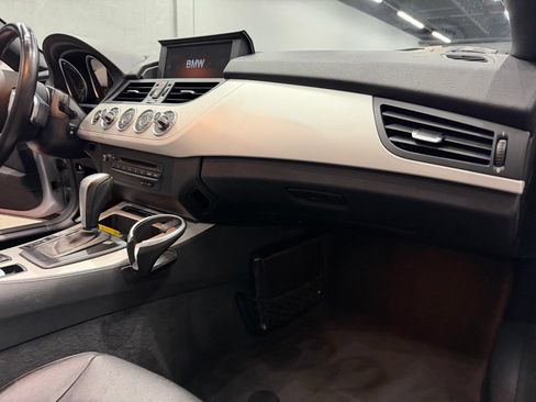 Used 2011 BMW Z4 sDrive30i RWD image 37