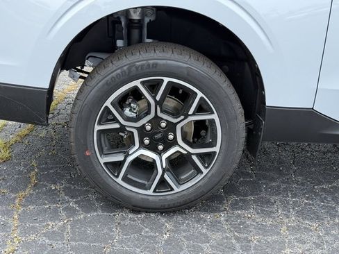 New 2025 Ford Maverick Lariat image 11