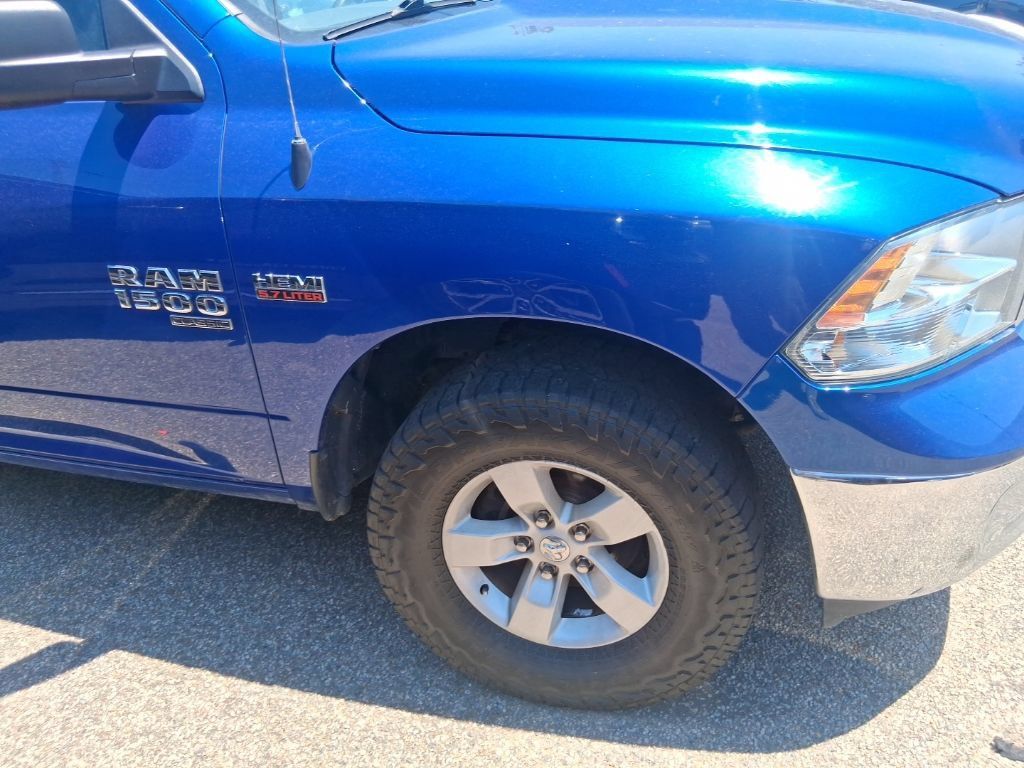 Used 2019 RAM 1500 Classic SLT AWD/4WD image 4