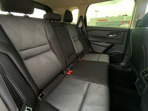 Used 2024 Nissan Rogue SV AWD/4WD image 14