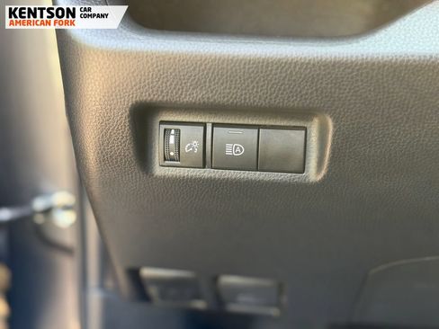 Used 2025 Toyota RAV4 XLE AWD/4WD image 16