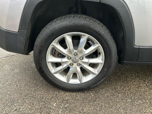 Used 2016 Jeep Cherokee Limited image 33