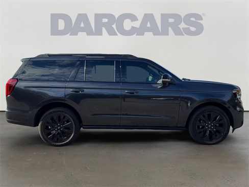 Used 2025 Ford Expedition Platinum w/ Stealth Appearance Package image 8