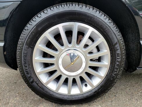 Used 2004 Ford Thunderbird Deluxe image 22