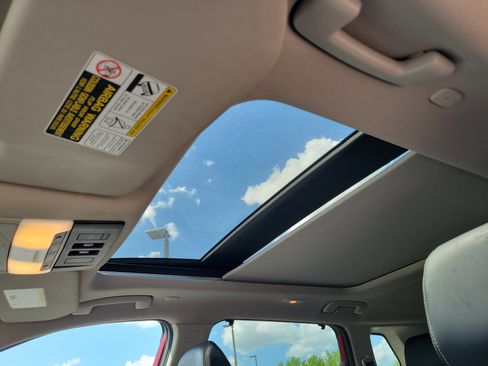 Used 2023 Nissan Rogue SL w/ SL Premium Package image 21