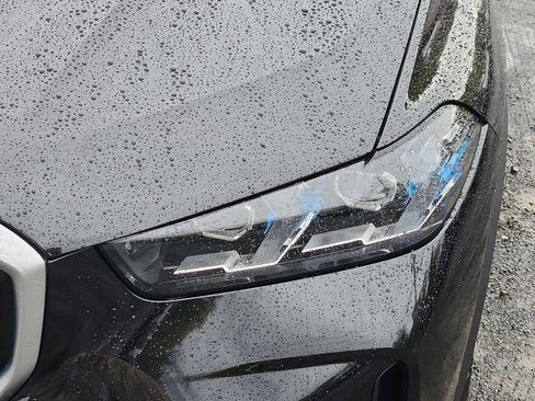 Used 2025 BMW X5 xDrive50e image 9