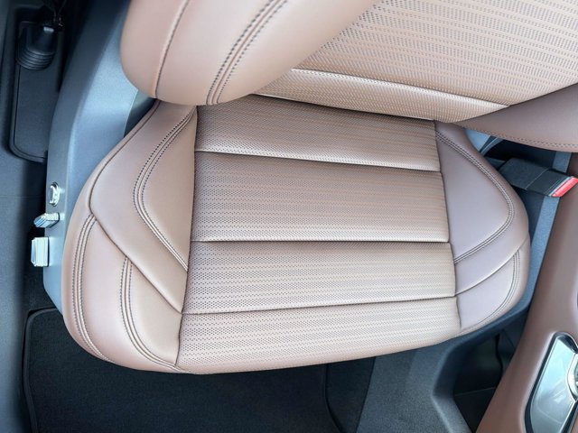 New 2026 Lincoln Nautilus Reserve w/ Jet Appearance Package AWD/4WD image 17