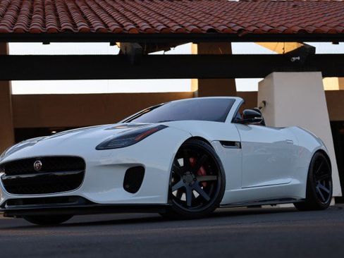 Used 2018 Jaguar F-TYPE Convertible image 3