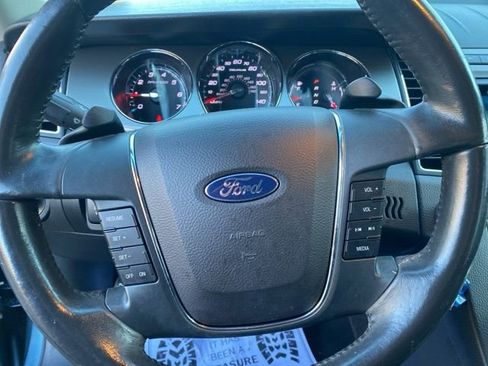 Used 2010 Ford Taurus SEL image 8