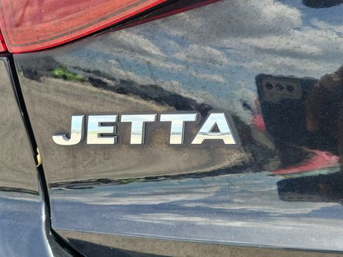 Used 2016 Volkswagen Jetta Sport FWD image 11