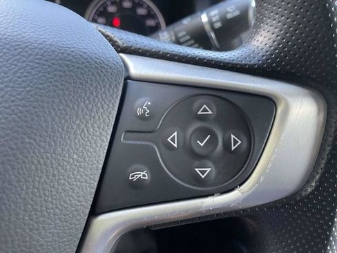 Used 2022 GMC Acadia SLE w/ Driver Convenience Package FWD image 21