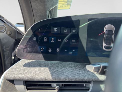 Used 2024 Lucid Air Pure RWD image 28