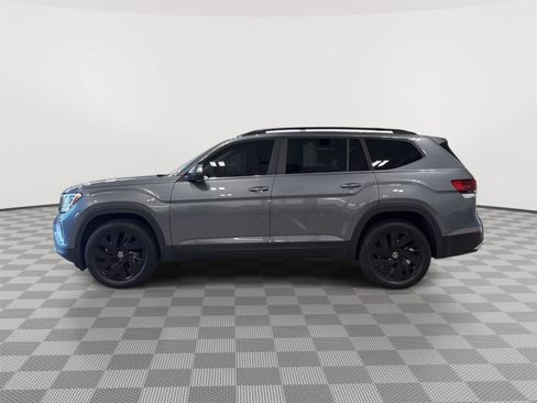 Used 2024 Volkswagen Atlas SE AWD/4WD image 23