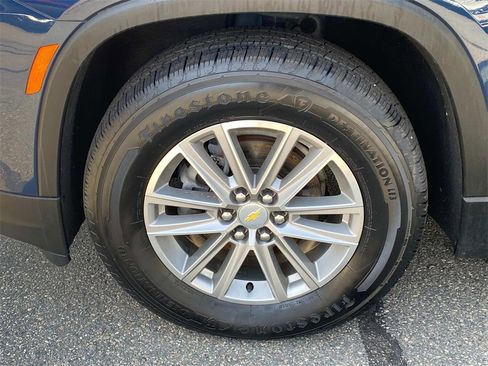 Used 2022 Chevrolet Traverse LT image 27