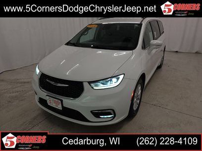 Used 2022 Chrysler Pacifica Touring-L