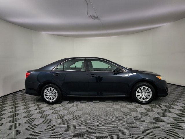 Used 2014 Toyota Camry LE w/ Fleet Convenience Package FWD image 6