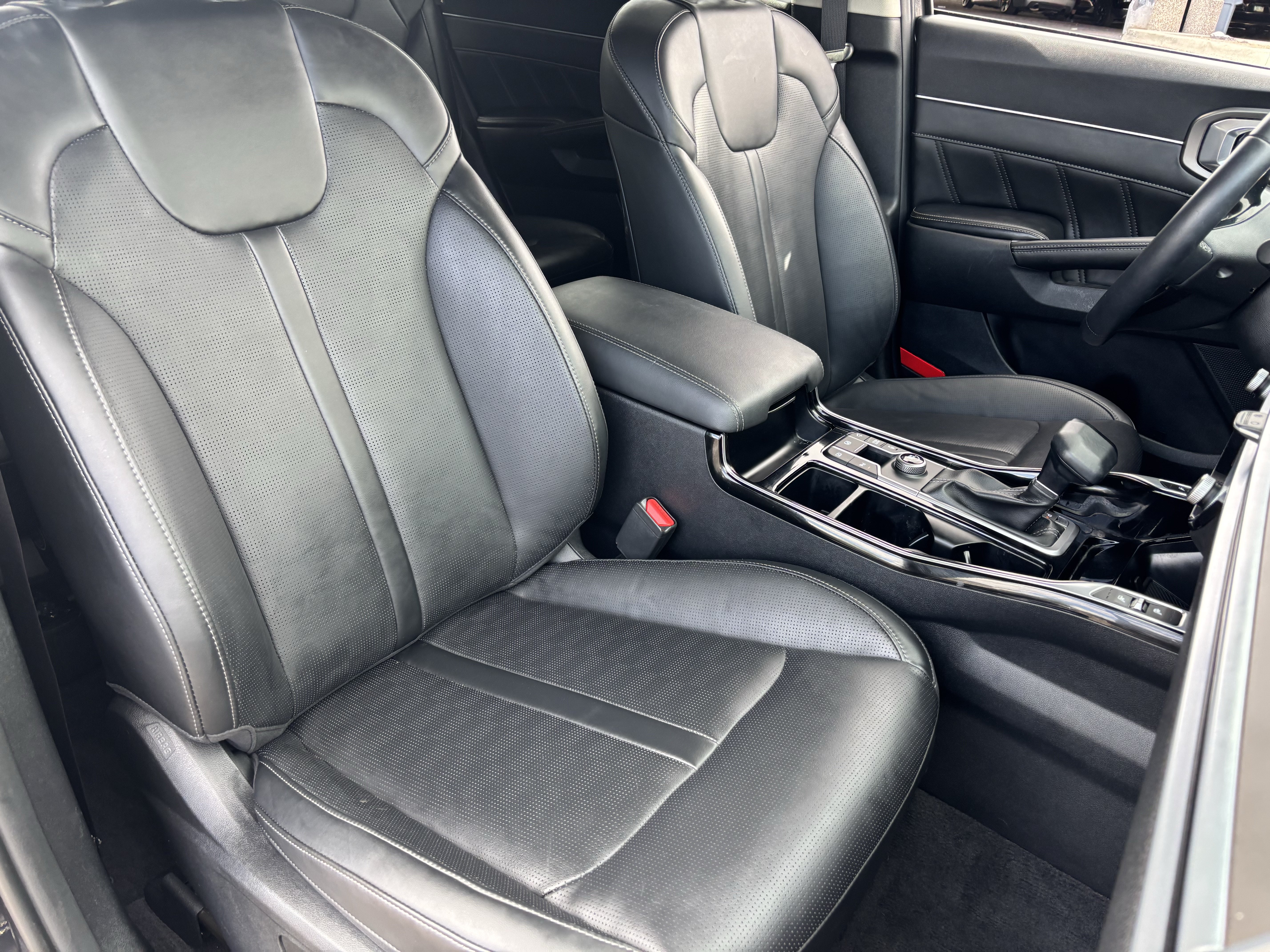 Used 2025 Kia Sorento SX FWD image 8