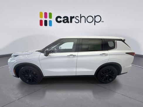 Used 2024 Mitsubishi Outlander SE Black Edition AWD/4WD image 2