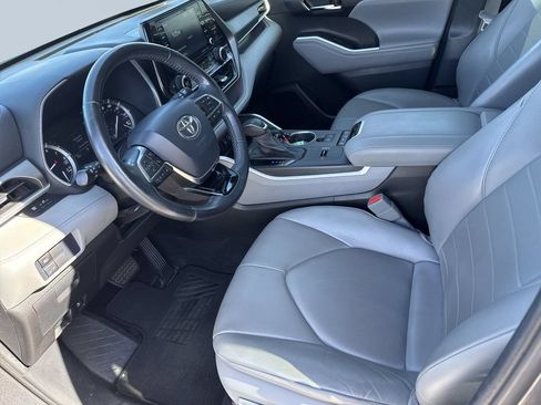 Used 2021 Toyota Highlander XLE FWD image 10
