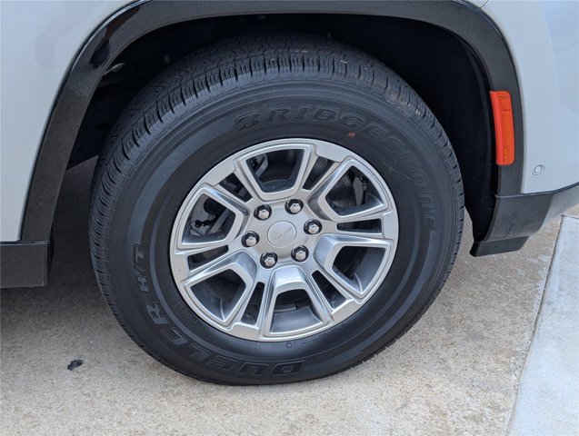 Used 2024 Jeep Wagoneer 4WD w/ Convenience Group I image 5