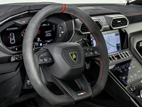 Used 2023 Lamborghini Urus Performante AWD/4WD image 21