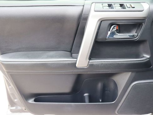 Used 2014 Toyota 4Runner SR5 image 23