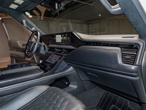 Used 2025 INFINITI QX80 Autograph w/ Autograph Exterior Package image 16