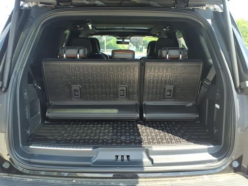 Used 2024 Lincoln Navigator Reserve AWD/4WD image 29