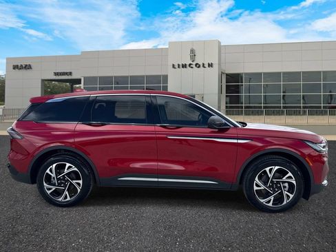 New 2026 Lincoln Nautilus Premier AWD/4WD image 2
