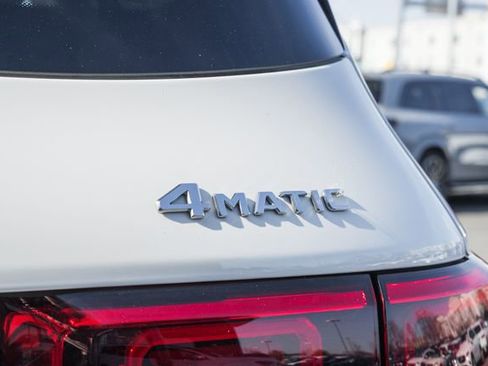 Used 2022 Mercedes-Benz GLB 250 4MATIC image 8