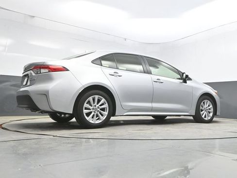 Used 2024 Toyota Corolla LE w/ LE Convenience Package FWD image 39