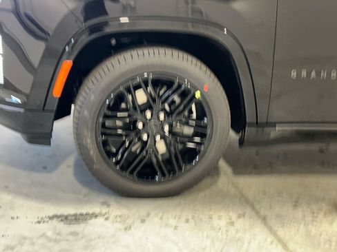 New 2026 Jeep Grand Wagoneer Limited AWD/4WD image 11