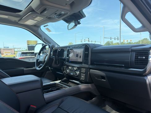 Used 2023 Ford F250 Lariat w/ Lariat Ultimate Package AWD/4WD image 16