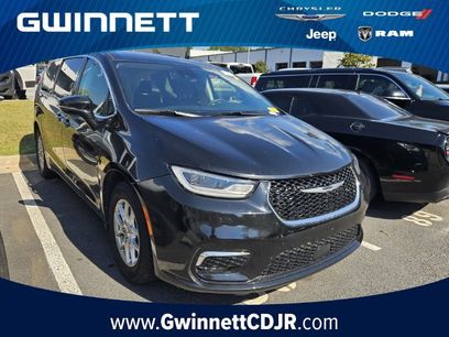Used 2024 Chrysler Pacifica Touring-L