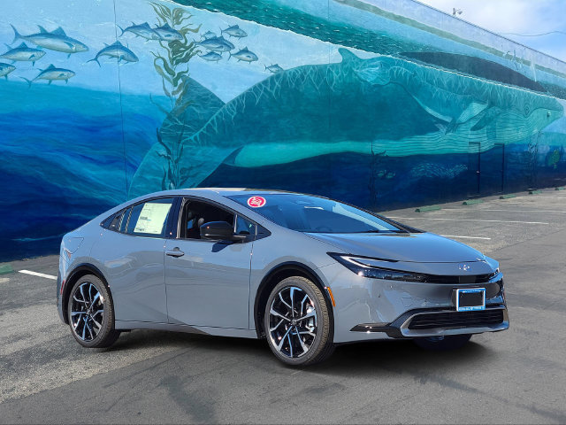 New 2027 Toyota Prius Plug-In Hybrid FWD image 1