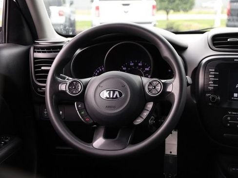 Used 2018 Kia Soul + FWD image 22